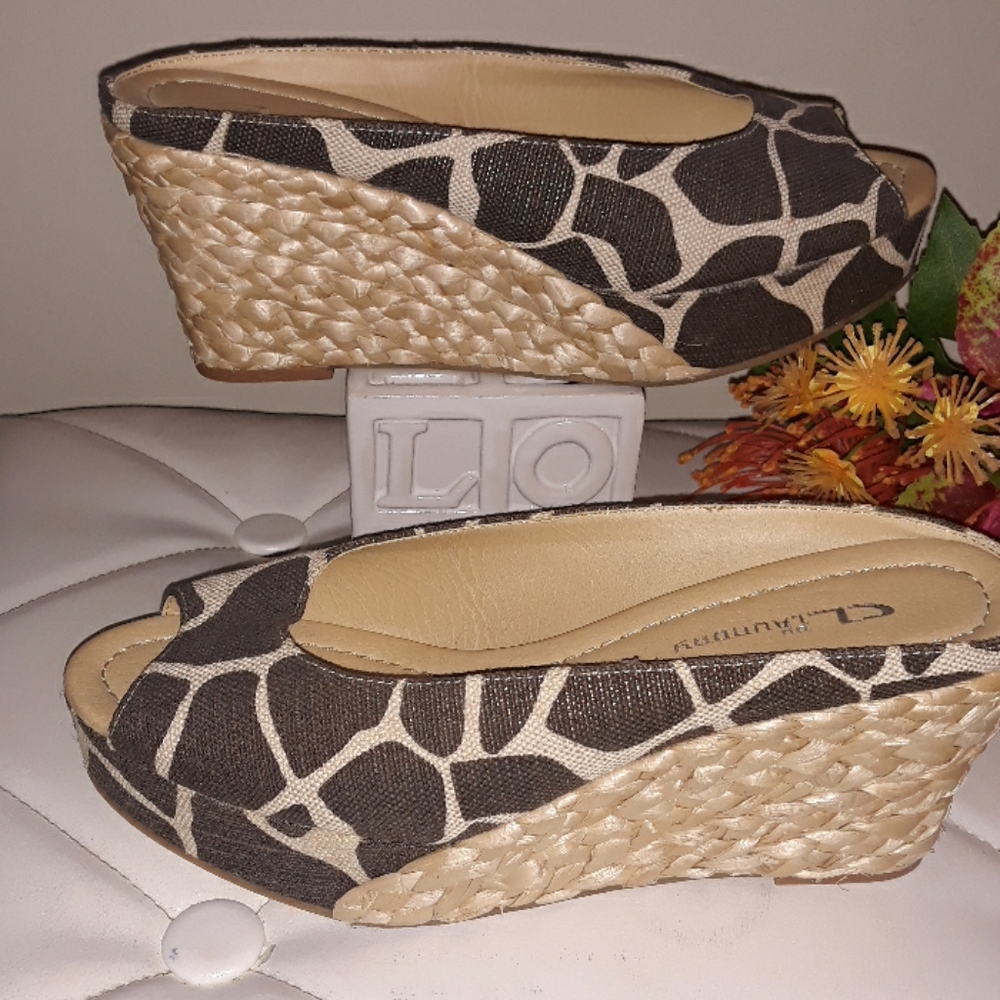 Chinese Laundry Black and Cream Wedge Sandals